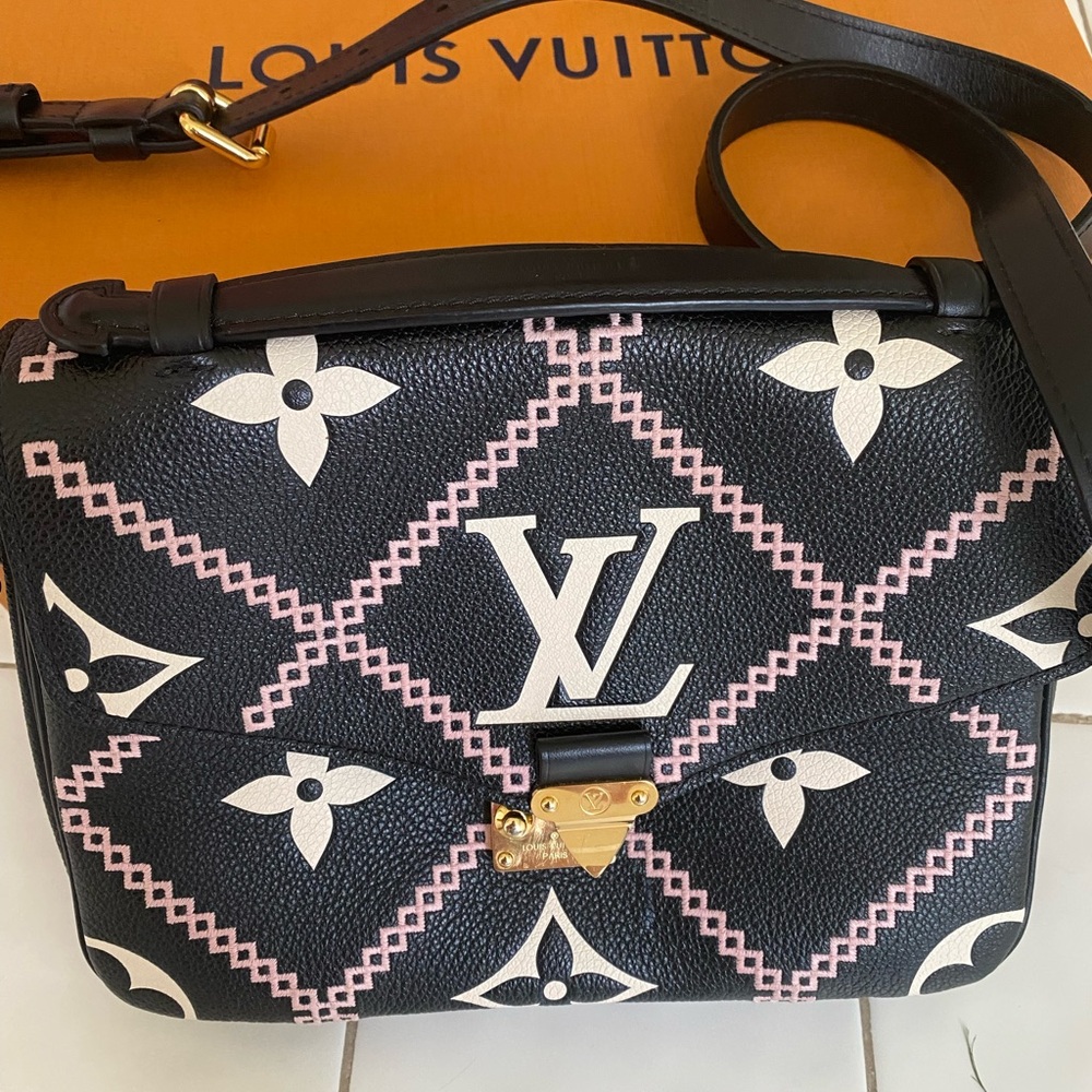 Used couple times. Excellent condition(almost new)